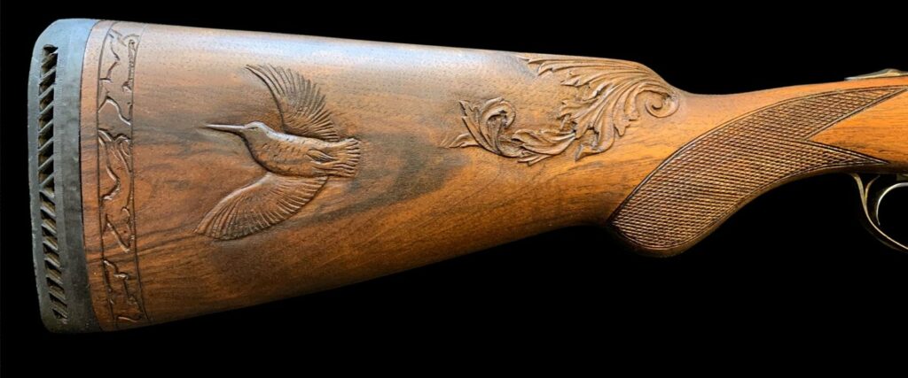 Crosse de fusil sculptée, vue de face